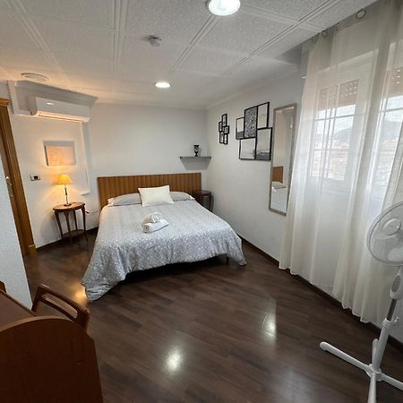 Apartamentos Centro Ciudad 2 Habitaciones 엘다 외부 사진