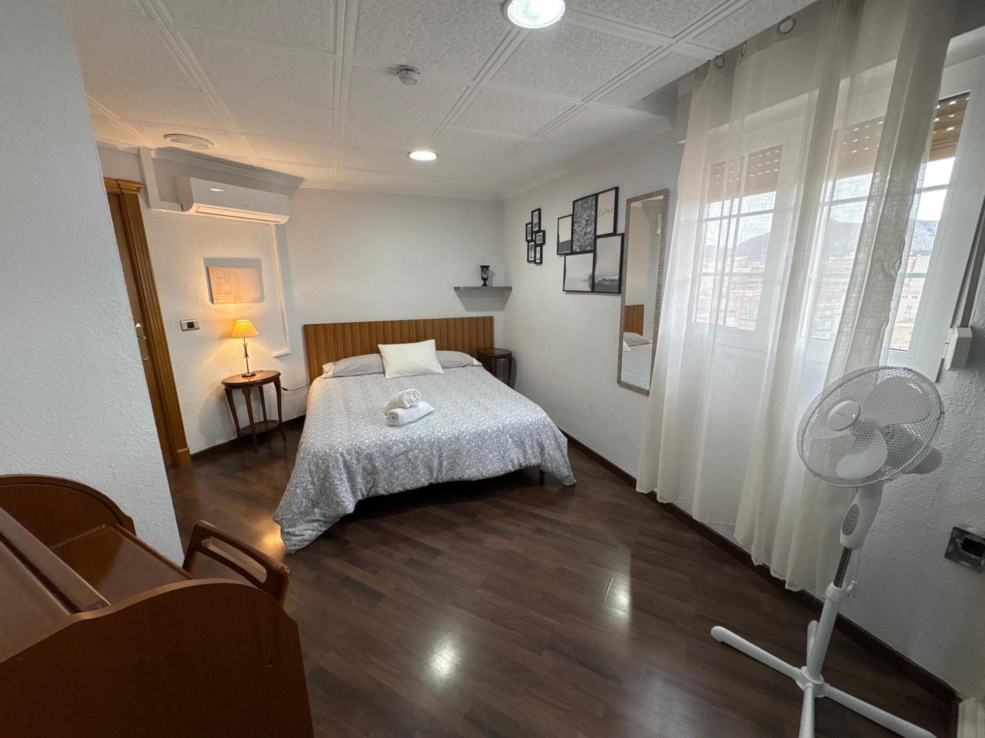 Apartamentos Centro Ciudad 2 Habitaciones 엘다 외부 사진